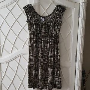 Short sleeve loose fitting dress